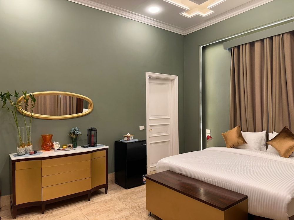 GA PLUS Deluxe Double Room 2