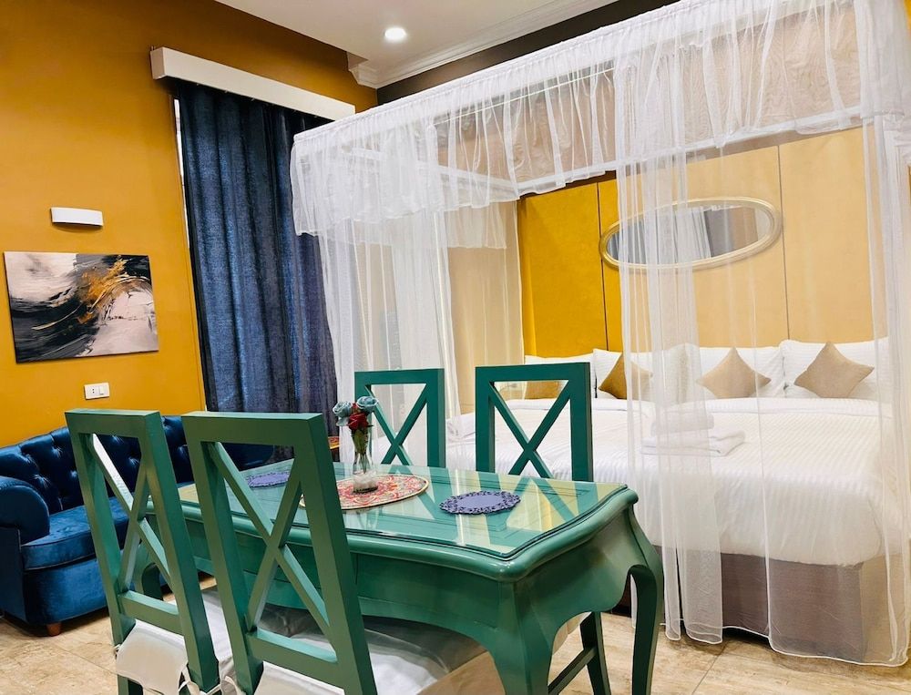 GA PLUS Deluxe Double Room 9