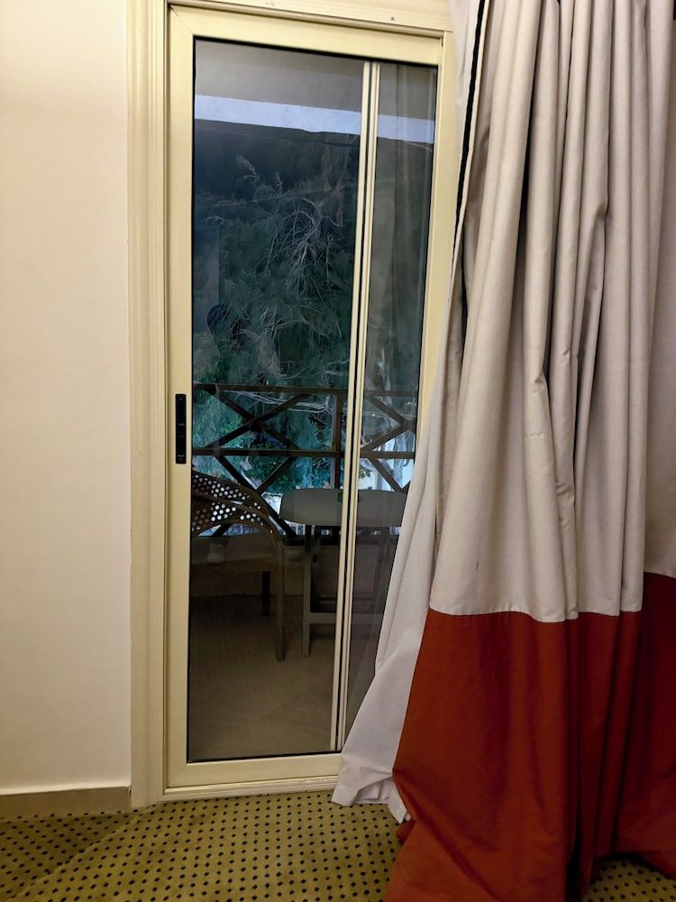 Bianchi Hotel Deluxe Triple Room, Balcony, Garden View 9