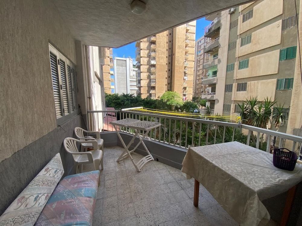 Classic Apartment, Garden View