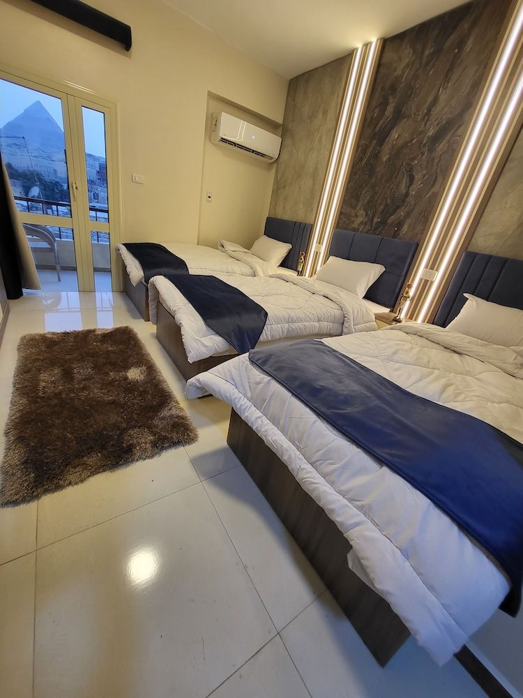 AliBaba Pyramids Luxury Triple Room, Balcony, Desert View 2