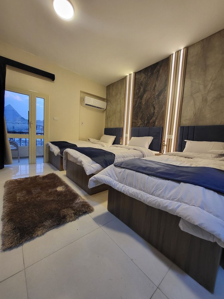 AliBaba Pyramids Luxury Triple Room, Balcony, Desert View