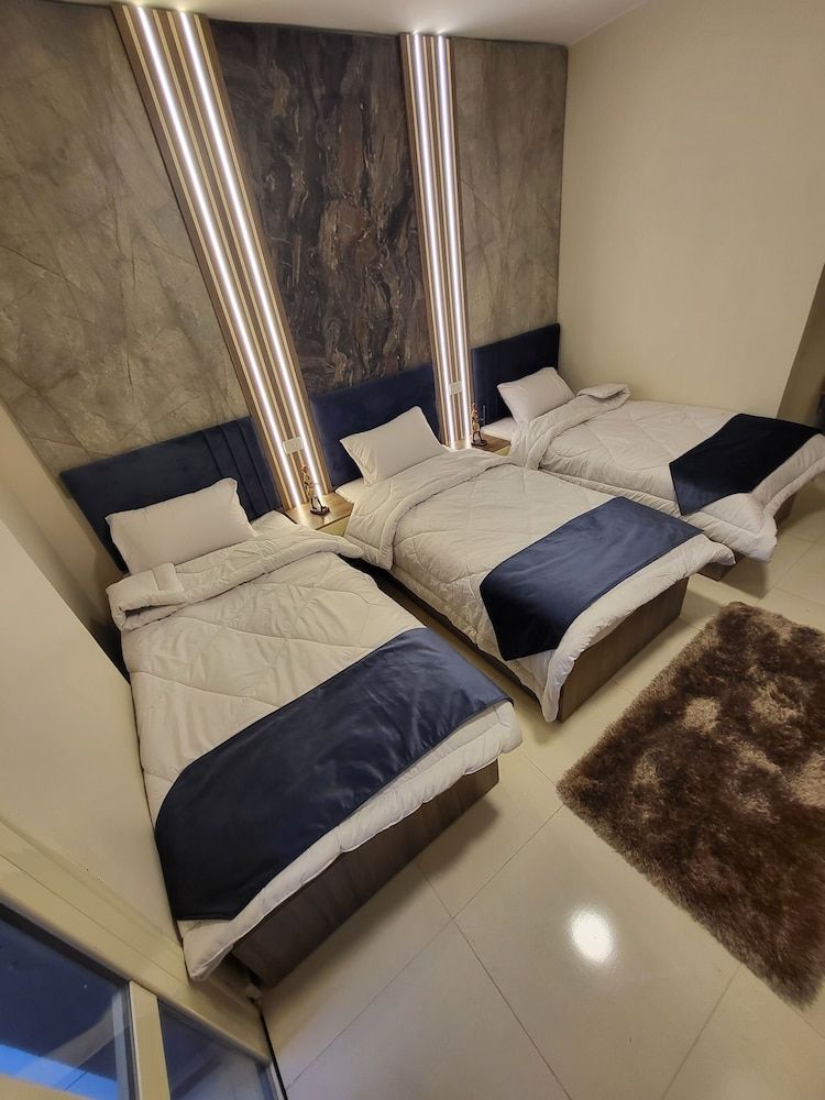 AliBaba Pyramids Luxury Triple Room, Balcony, Desert View 4