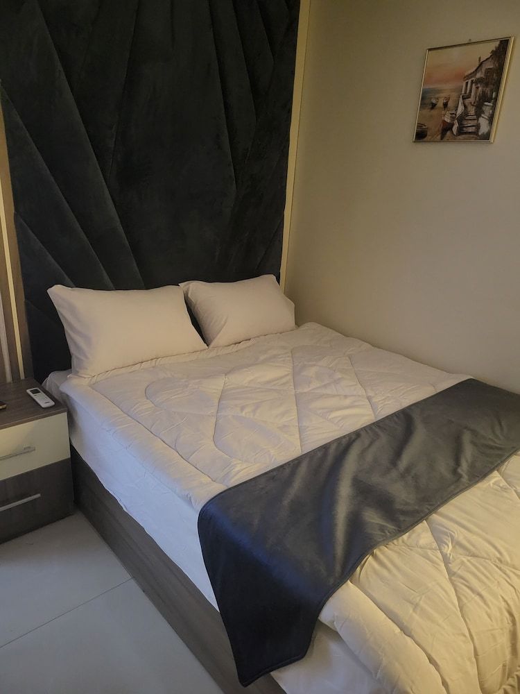 AliBaba Pyramids Deluxe Double Room, 1 Bedroom, Non Smoking, Desert View