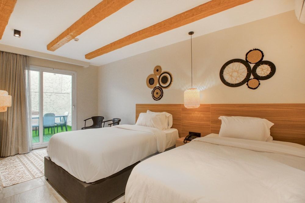 Deluxe Twin Room with Pyramids View