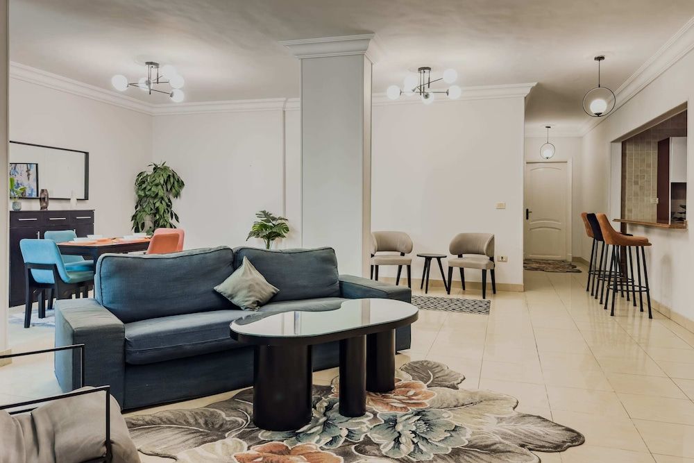 Xuru Stays I Heliopolis Rock