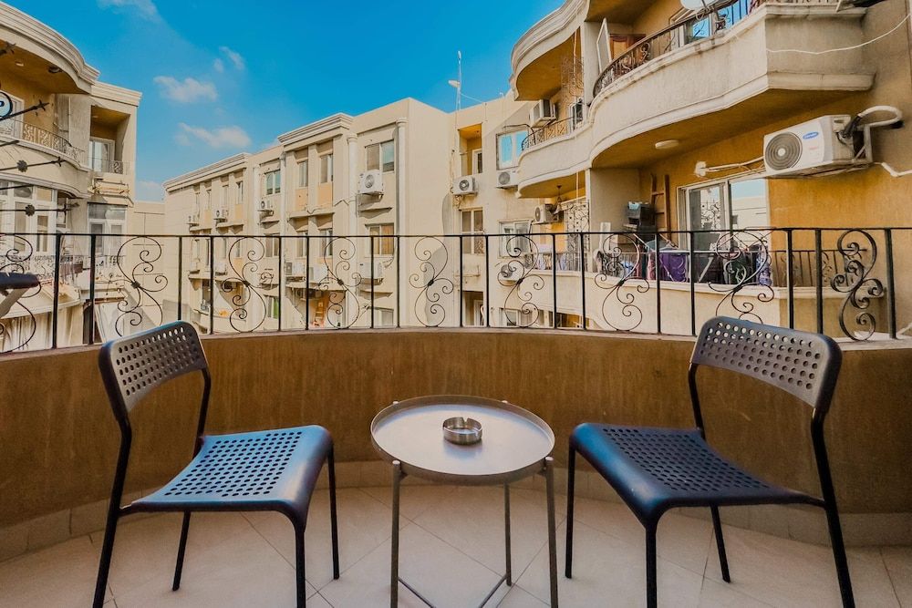 Xuru Stays I Heliopolis Rock Basic Apartment (Distinct & Decent) 5
