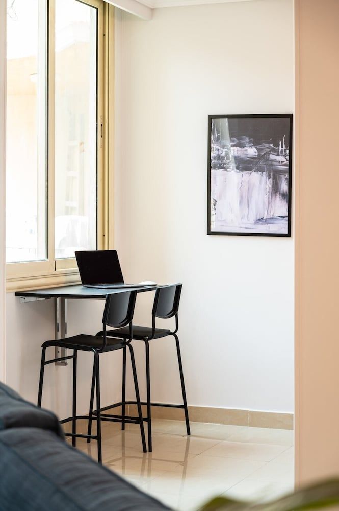 Xuru Stays I Heliopolis Rock Basic Apartment (Distinct & Decent) 15