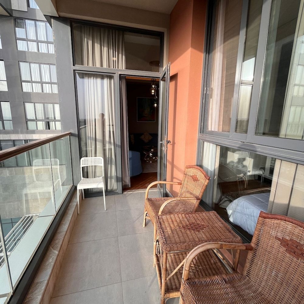 Luxury Apartment, Balcony, Lake View
