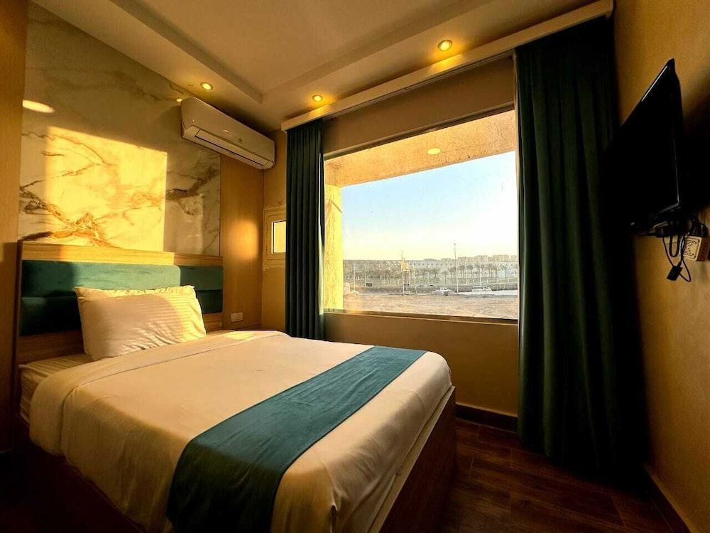 Gabry Grand Egyptian Museum & Pyramids Hotel Deluxe single Room With Grand Egyptian Museum View 3