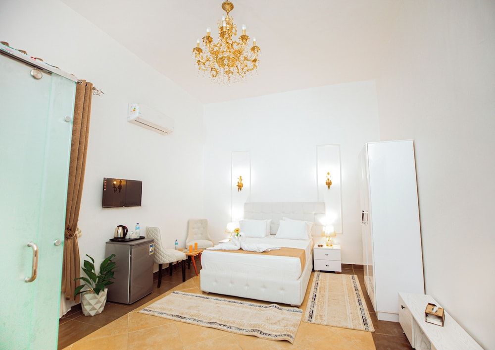 Downtown Antique Hotel Standard Double or Twin Room 7