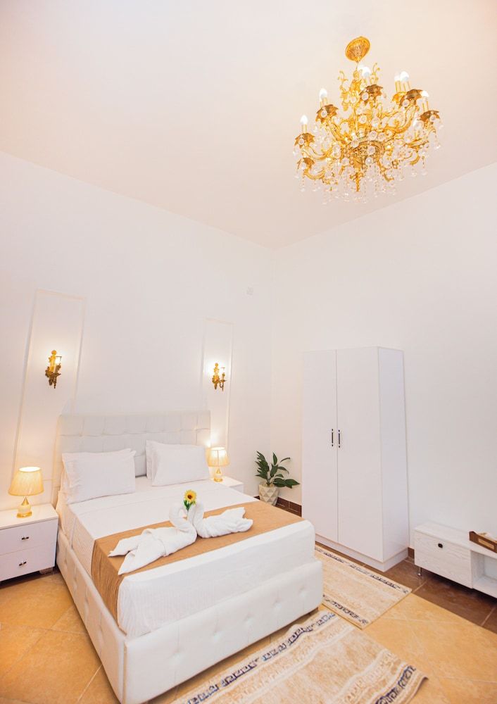 Downtown Antique Hotel Standard Double or Twin Room 3