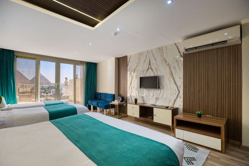 pyramids Yard Hotel Deluxe Quadruple Room, Mountain View 3