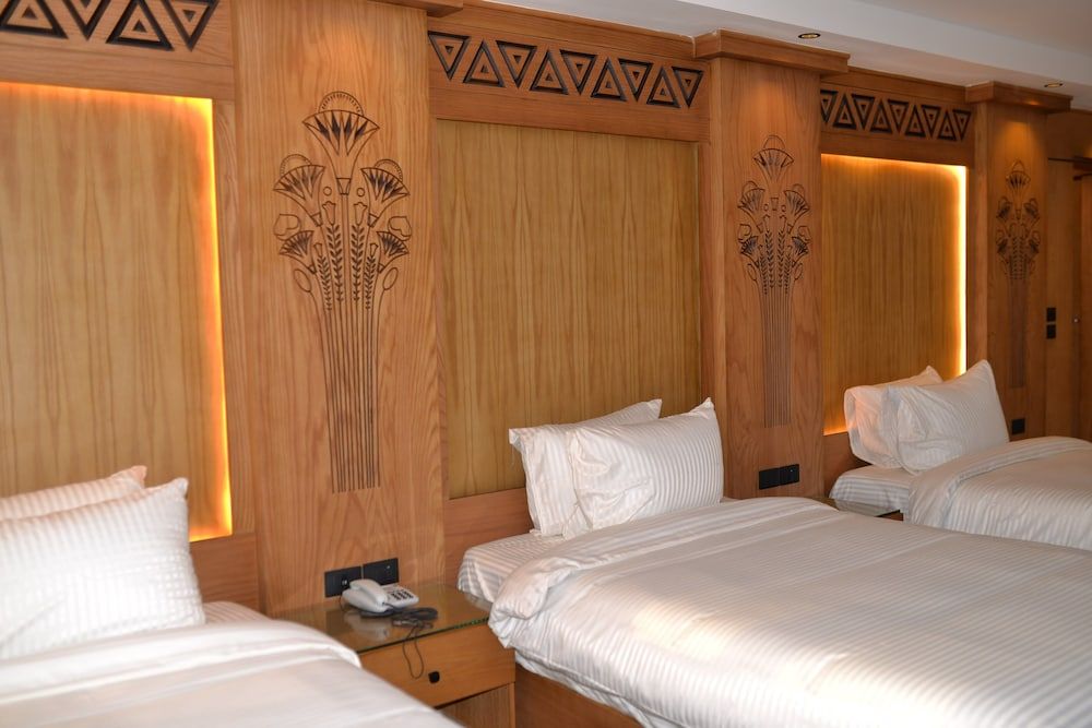 Neom Pyramids Valley Boutique hotel Superior Triple Room