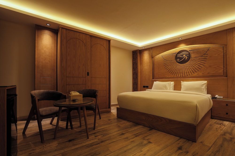 Neom Pyramids Valley Boutique hotel Deluxe Double or Twin Room 8