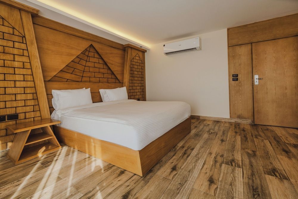 Neom Pyramids Valley Boutique hotel Superior Double or Twin Room 13