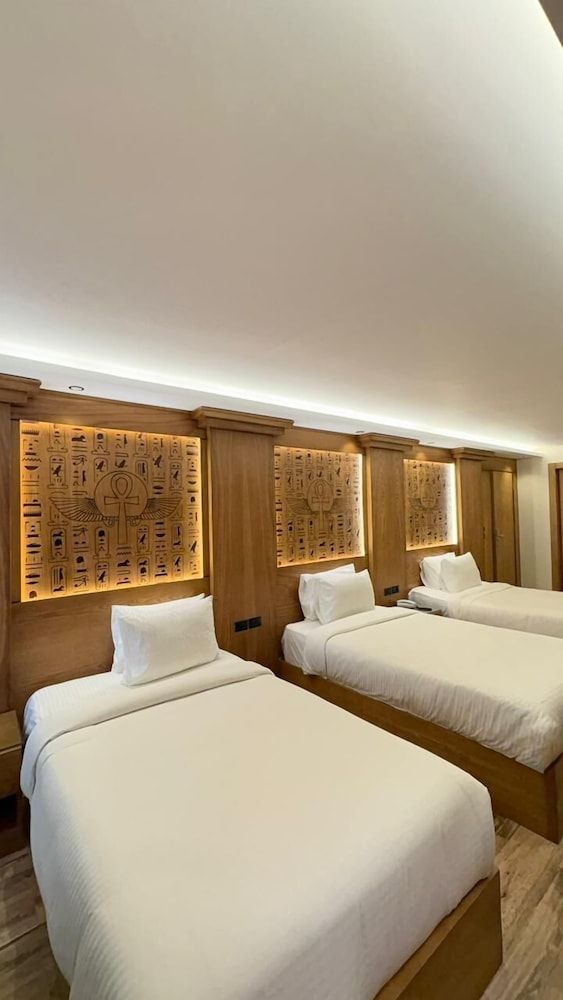 Neom Pyramids Valley Boutique hotel Superior Triple Room 11