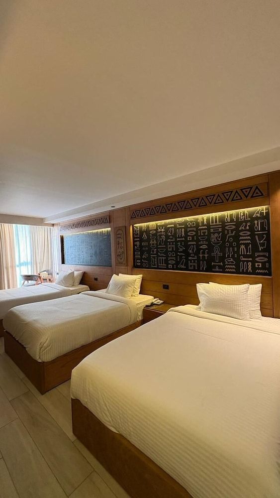 Neom Pyramids Valley Boutique hotel Superior Triple Room 8