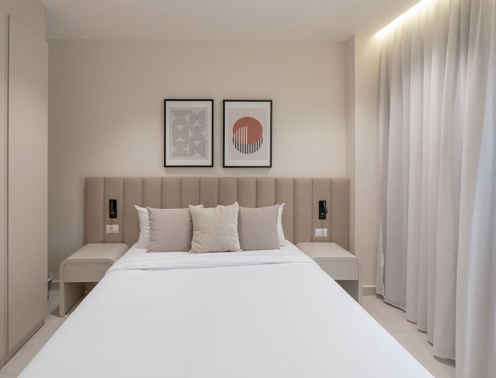 Prime Residence Zayed Heights Deluxe Apartment, 2 Bedrooms 3