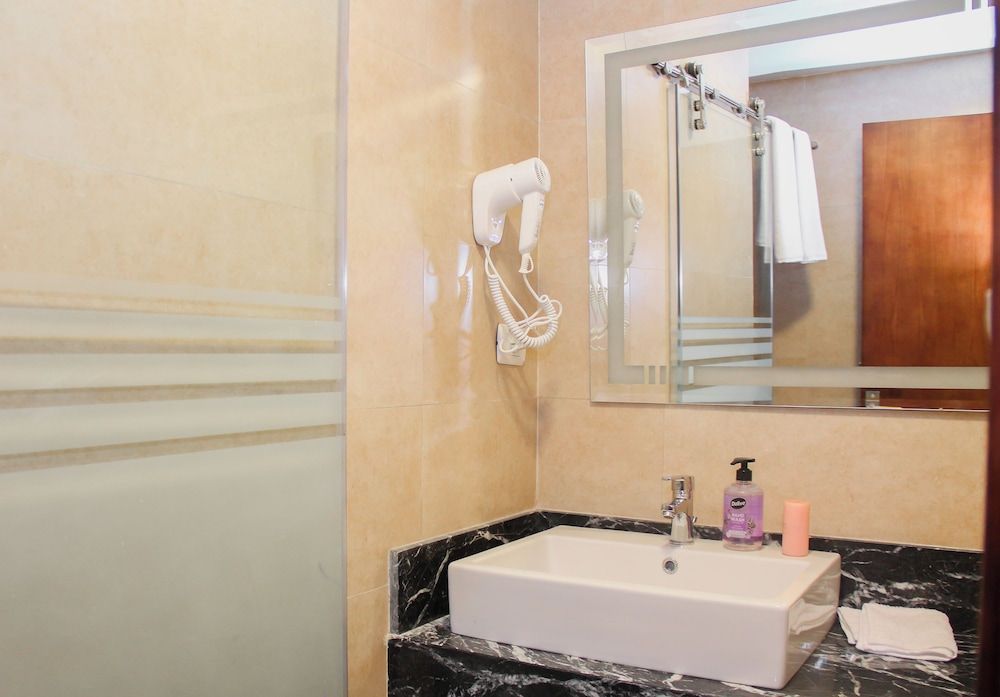 Asia Pyramids View Deluxe Double Room, Balcony, Mountain View 8