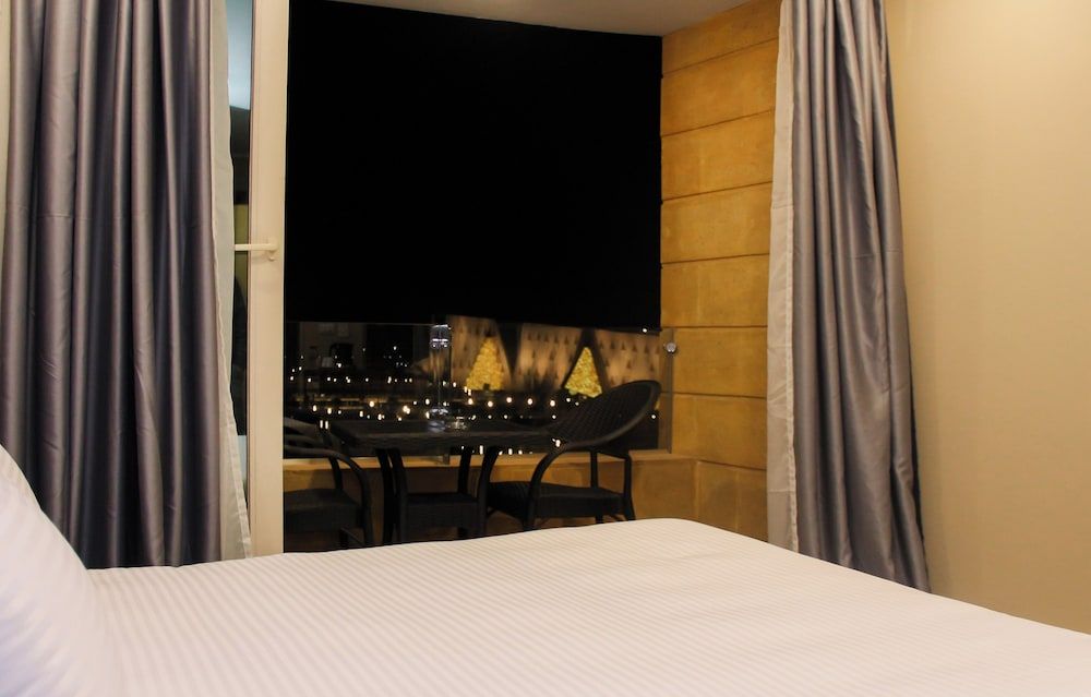 Asia Pyramids View Deluxe Double Room, Balcony, Mountain View 11