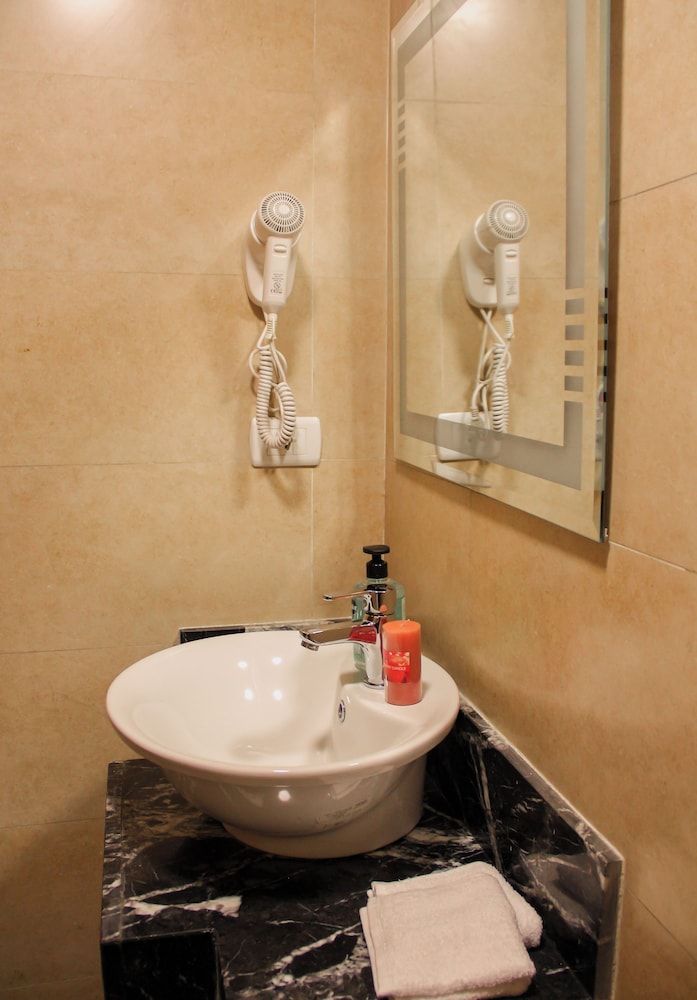 Asia Pyramids View Deluxe Double Room, Balcony, Mountain View 6