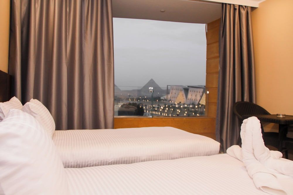 Asia Pyramids View Deluxe Double or Twin Room, Balcony, Mountain View 8