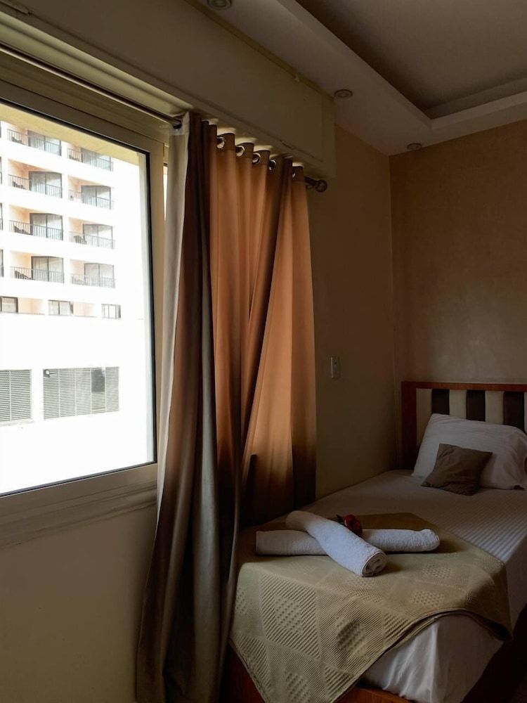 Garden City House Hotel Deluxe Double or Twin Room, City View 20