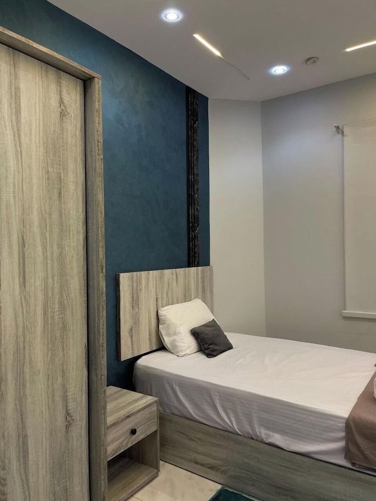 Garden City House Hotel Deluxe Double or Twin Room, City View 21