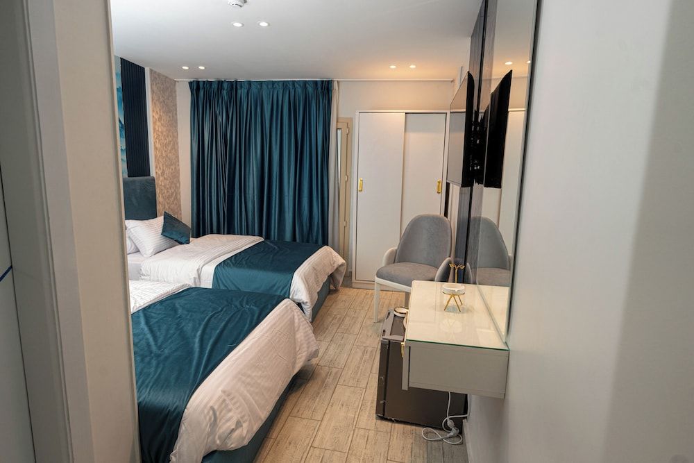 Room Service - Dining