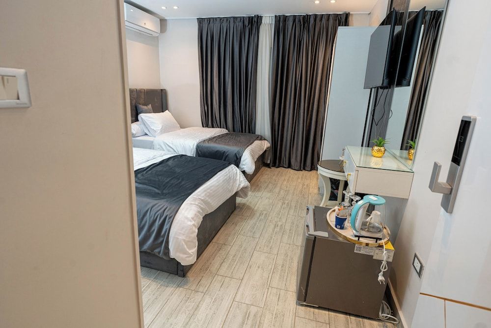 Room Service - Dining