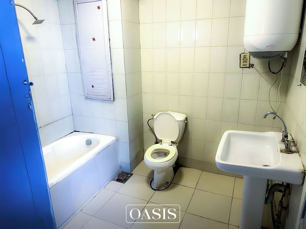 OASIS Hotel Downtown Economy Triple Room, City View 8