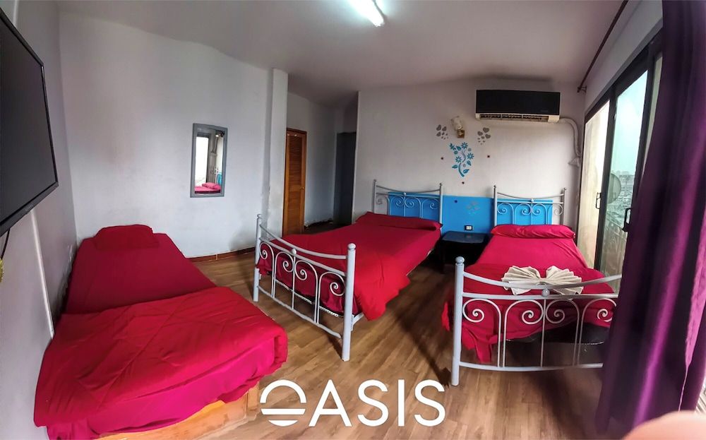OASIS Hotel Downtown Economy Triple Room, City View 7