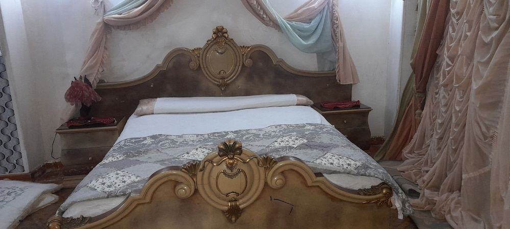 Rayan pyramids view Senior Twin Room