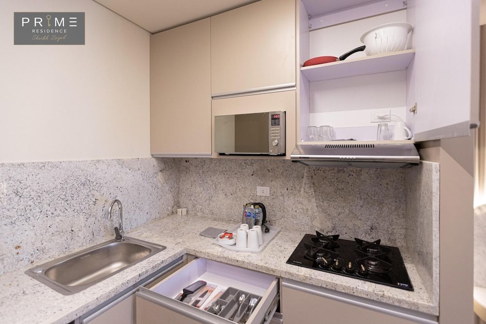 Prime Residence Sheikh Zayed Superior Studio 4