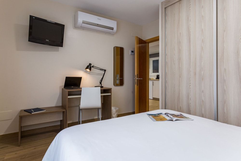 Vigo Bay Apartments by Olala Homes Apartment 3