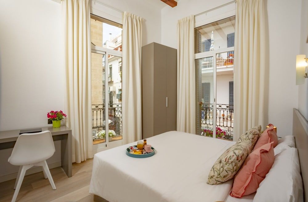 Antonios Hostal Double Room, Balcony, City View 14