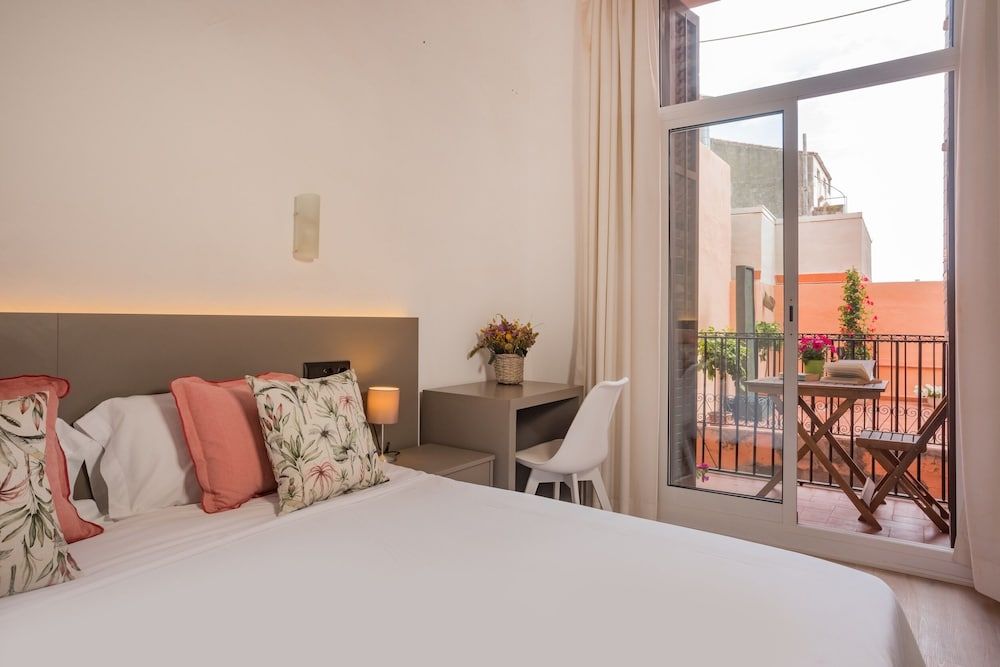 Antonios Hostal Double Room, Balcony, City View 2