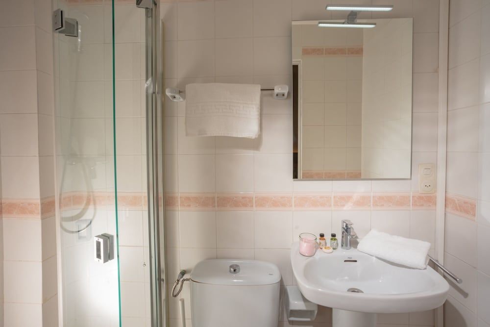 Antonios Hostal Double Room, Balcony, City View 11