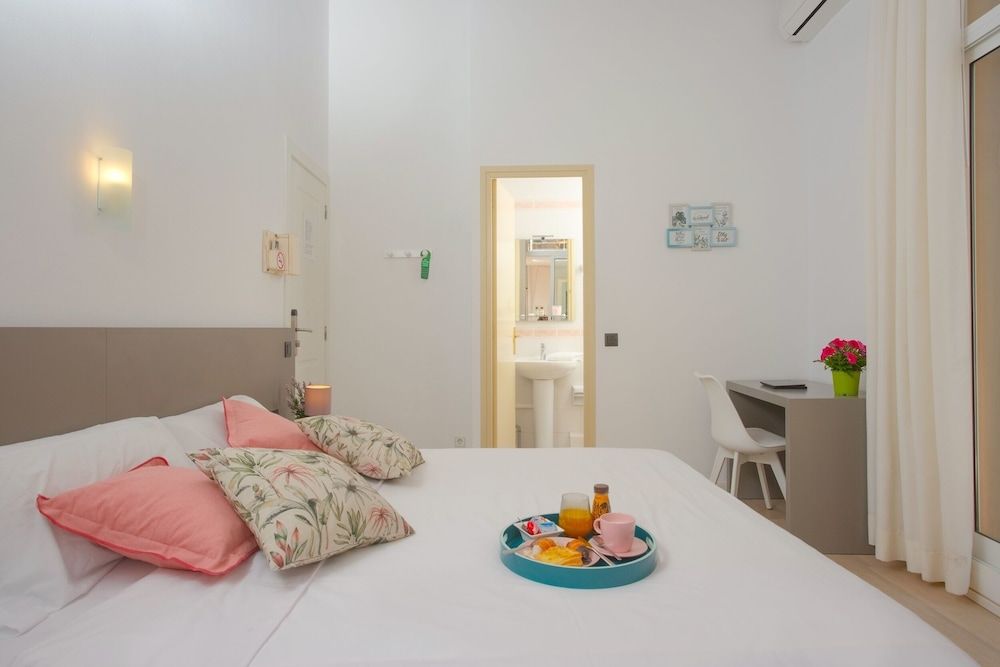 Antonios Hostal Double Room, Balcony, City View 5