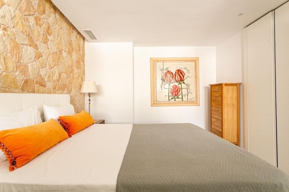 Master One Bedroom Suite with Shared Pool
