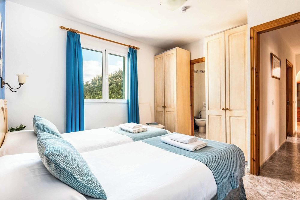 Villa (4 Bedrooms)