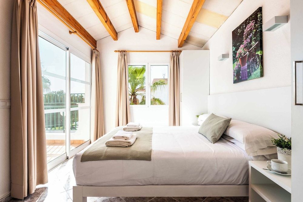 Villa (4 Bedrooms)