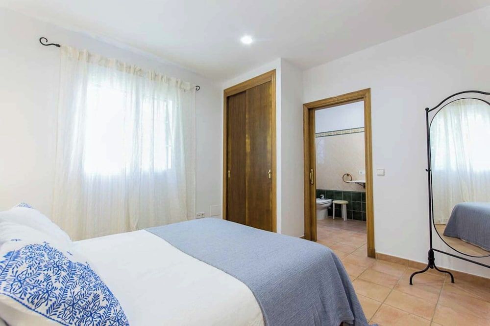 Villa (4 Bedrooms)