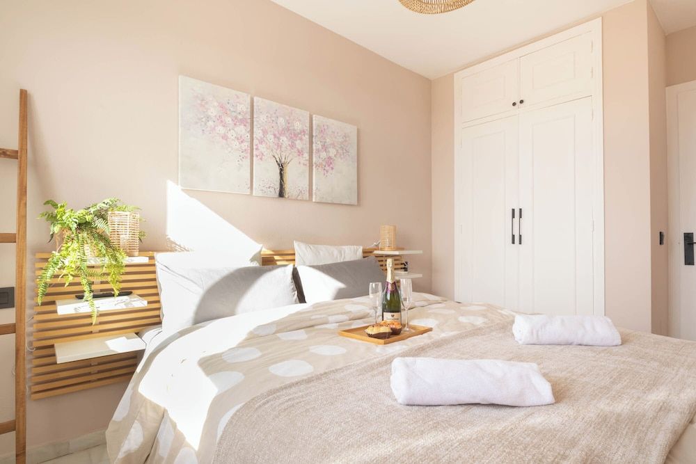 Honeymoon Penthouse, Multiple Bedrooms, Mountainside (Las Gaviotas de Calahonda)
