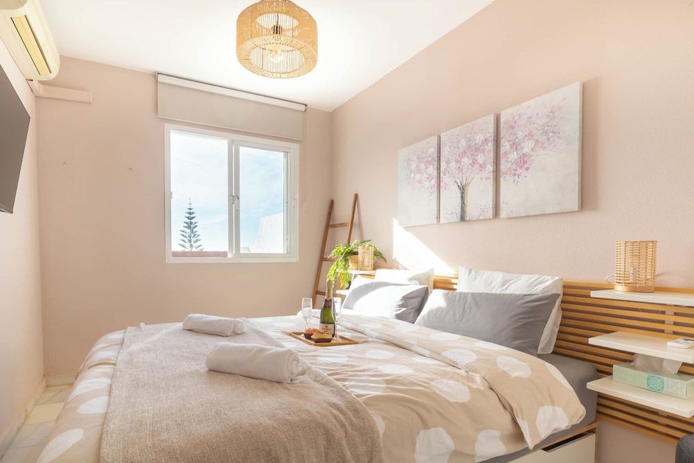 Honeymoon Penthouse, Multiple Bedrooms, Mountainside (Las Gaviotas de Calahonda)