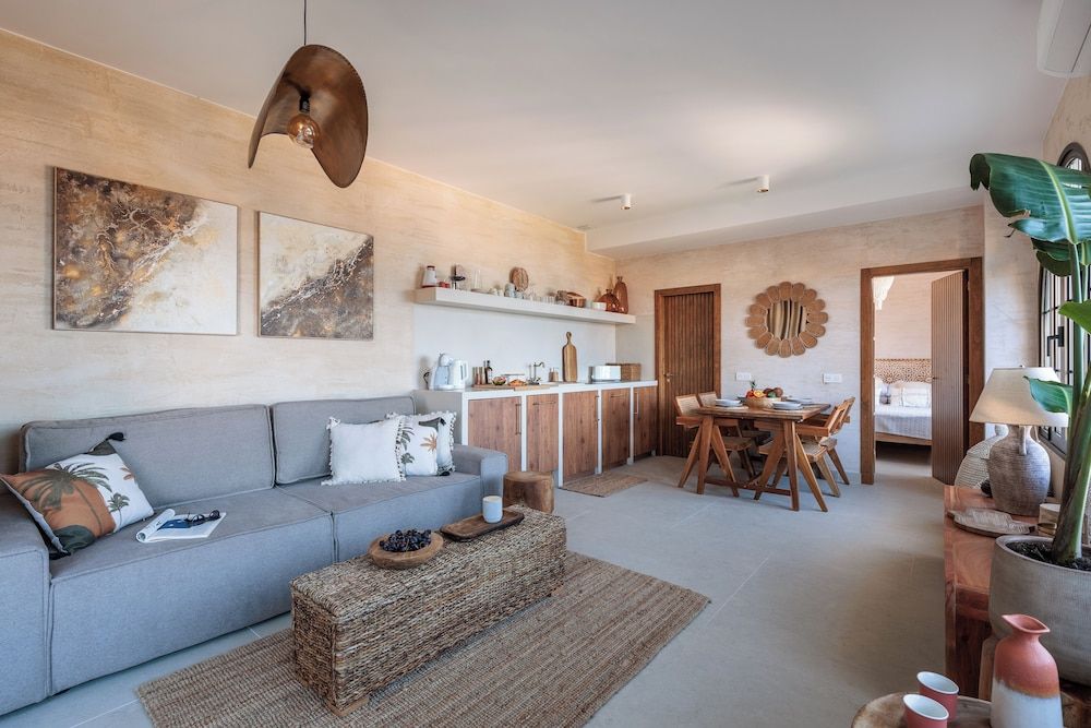 9. One-bedroom Deluxe Apartment with balcony and veranda. Oceanview.