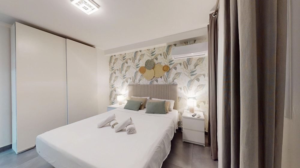 MyFlats Premium Teatro Deluxe Apartment