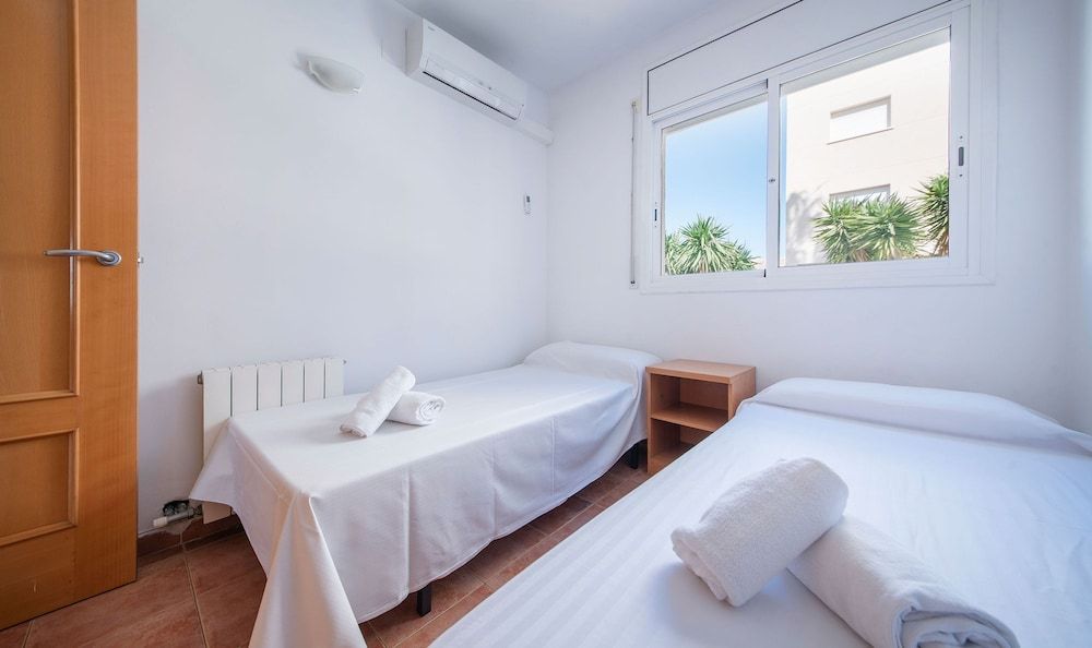 Apartment, Smoking