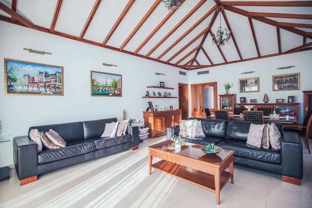 Villa (4 Bedrooms)